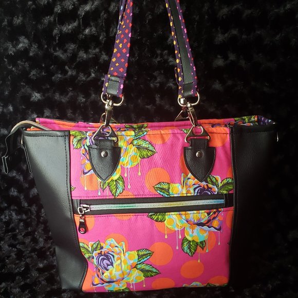 Pink/Black Painted Roses Handbag - Picture 2 of 11
